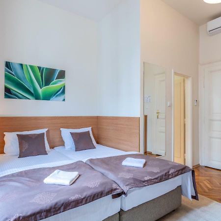 Booking En Suite Belgrade Extérieur photo