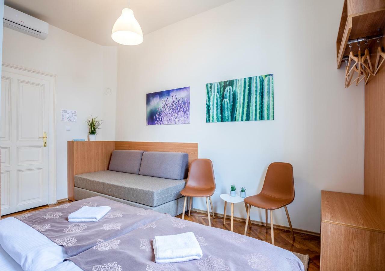 Booking En Suite Belgrade Extérieur photo