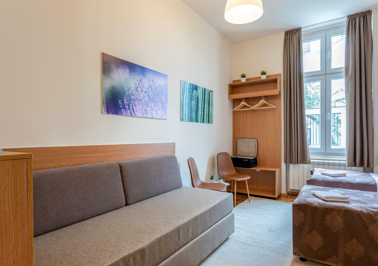 Booking En Suite Belgrade Extérieur photo